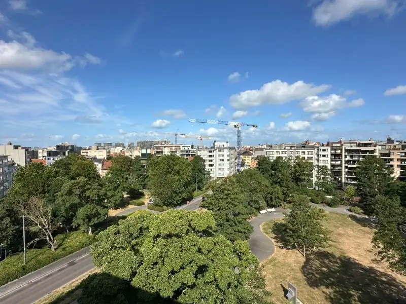 Exclusieve penthouse met 2 slaapkamers, royaal zonneterras en uniek groen uitzicht foto 19