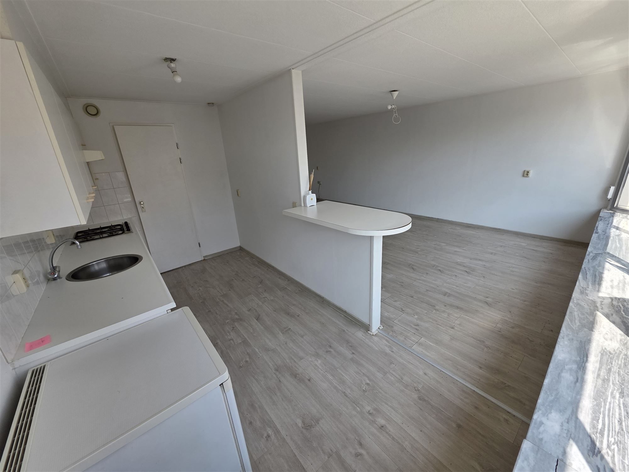Ruim 2-slaapkamer appartement met overdekte garage. foto 10