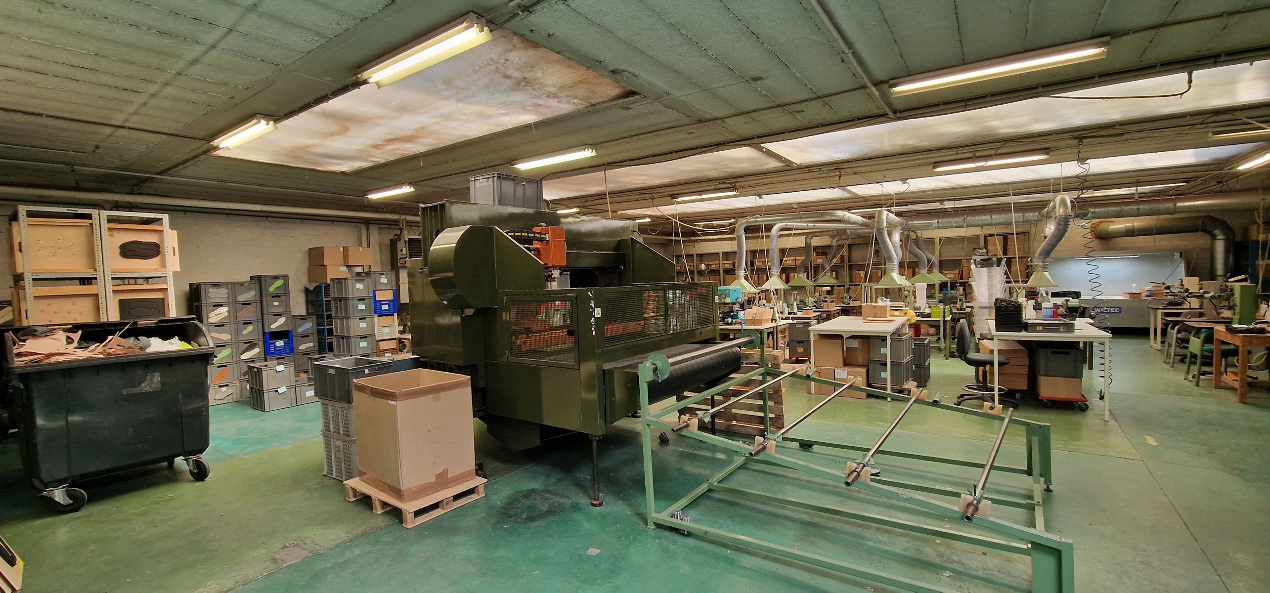 Grote magazijnruimte/atelier met kantoor te koop in Deurne  foto 70