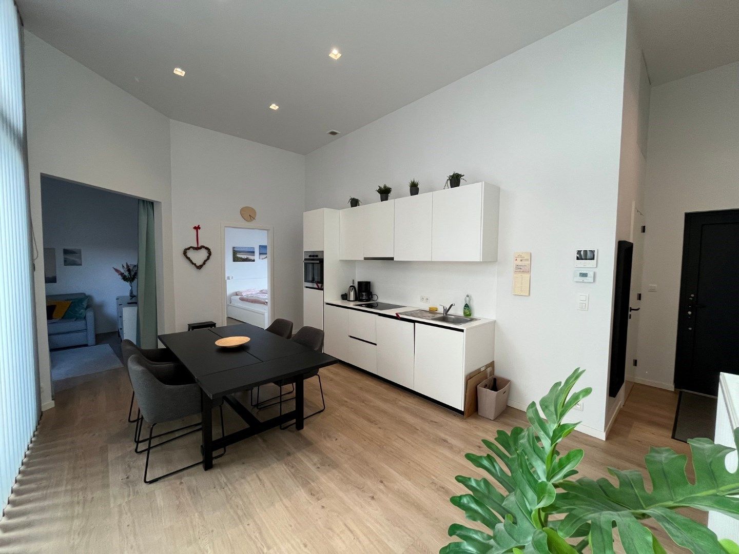 Bijzonder ruim dakappartement met terras. foto {{pictureIndex}}