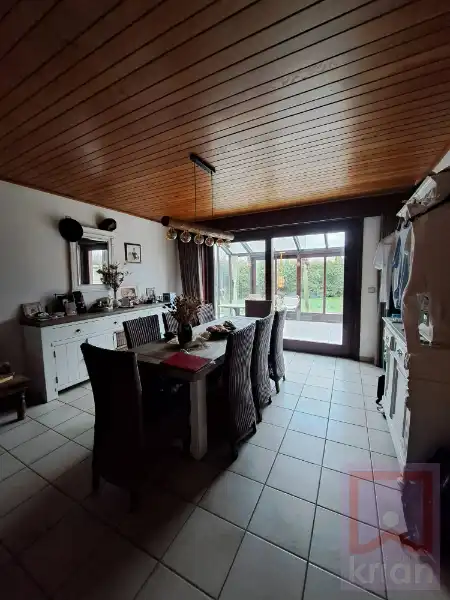 Grote ruime woning met 4 slaapkamers, tuin, garage en carport foto 13