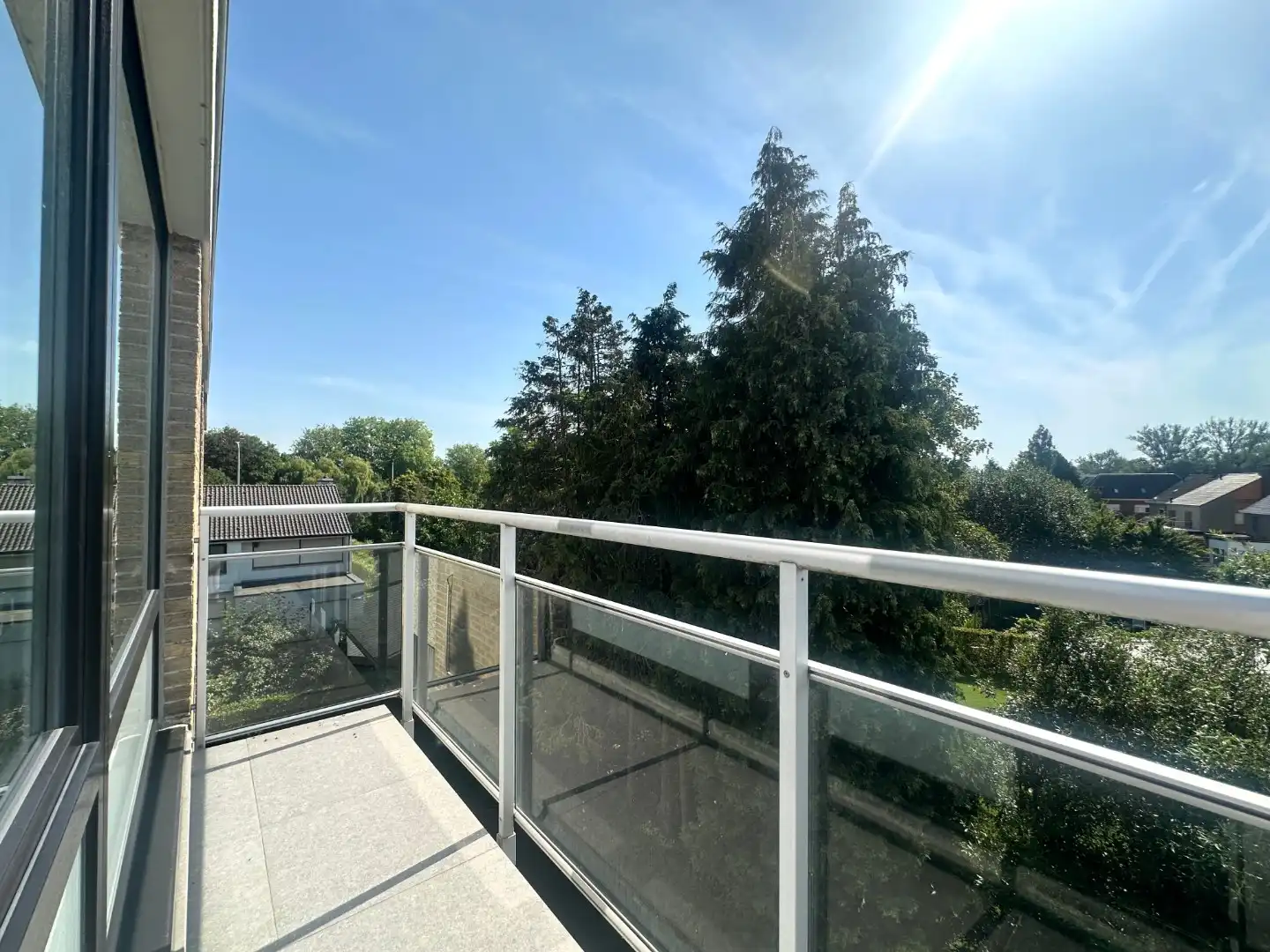 Lichtrijk appartement met drie slaapkamers foto 7