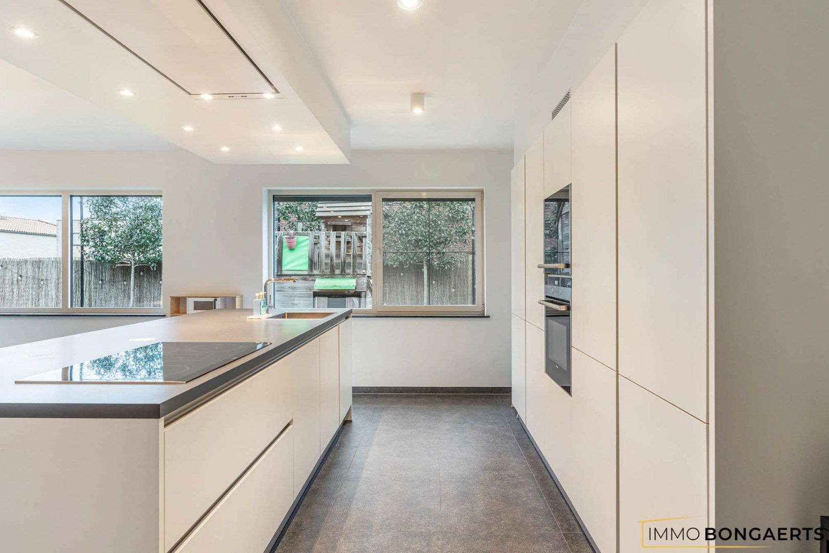 Ruime woning met 3 slaapkamers  foto 10