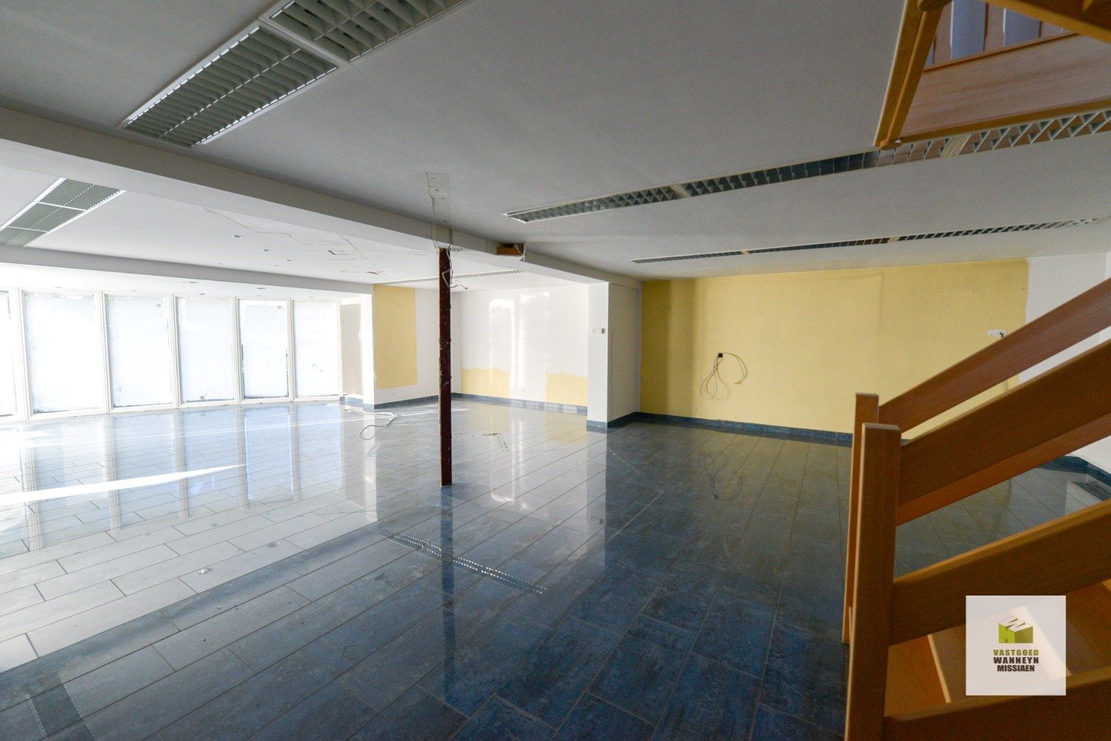 Te renoveren woning met kantoor/toonzaal met grote parking  foto 19