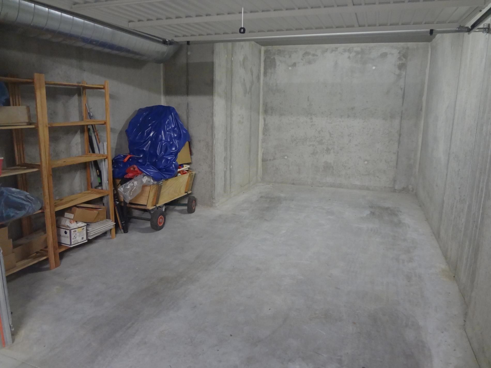 Zeer ruime garage - centrum Wenduine foto 4