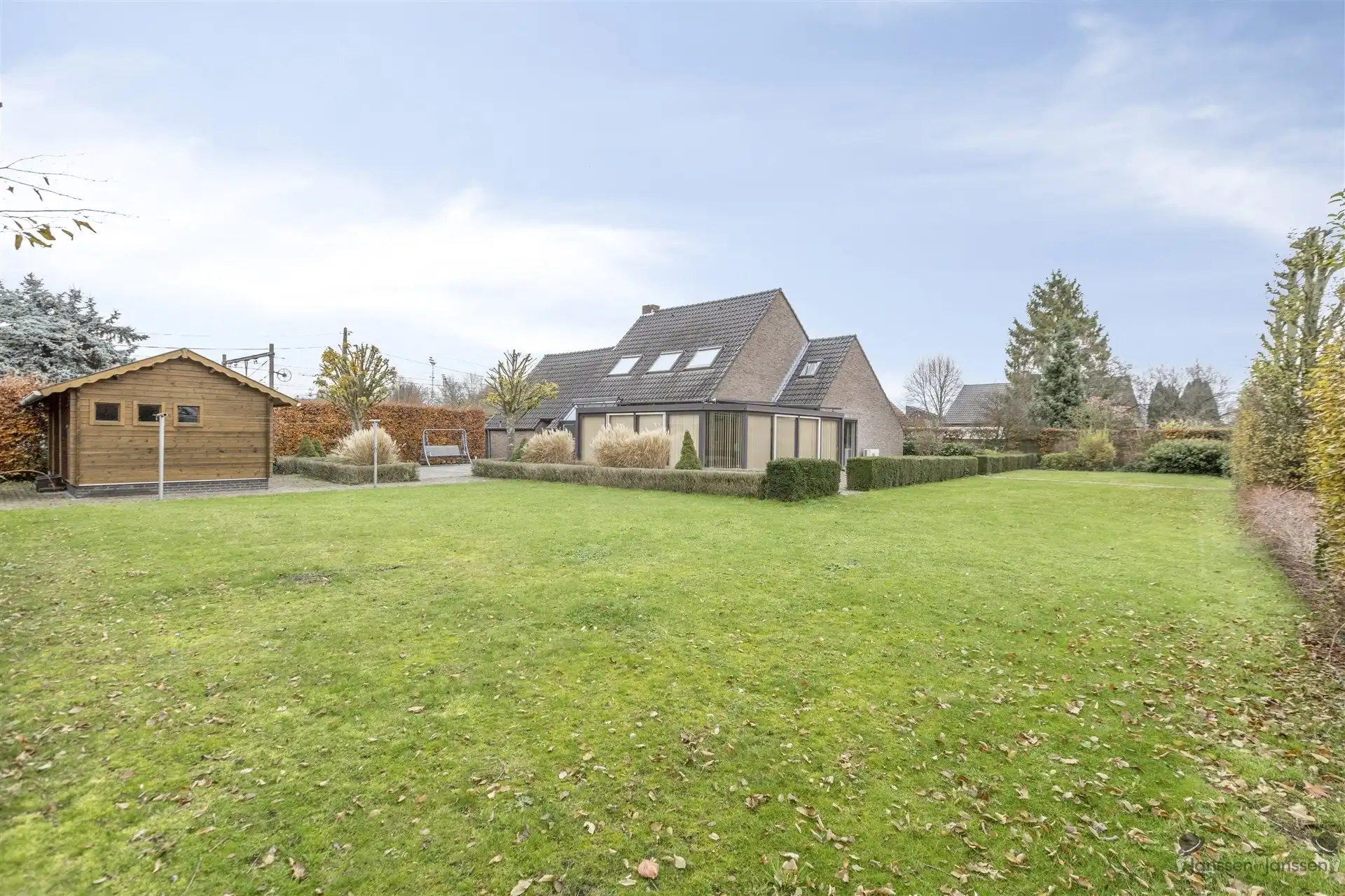 Ruime, goed onderhouden woning met prachtige tuin in Geel foto 33