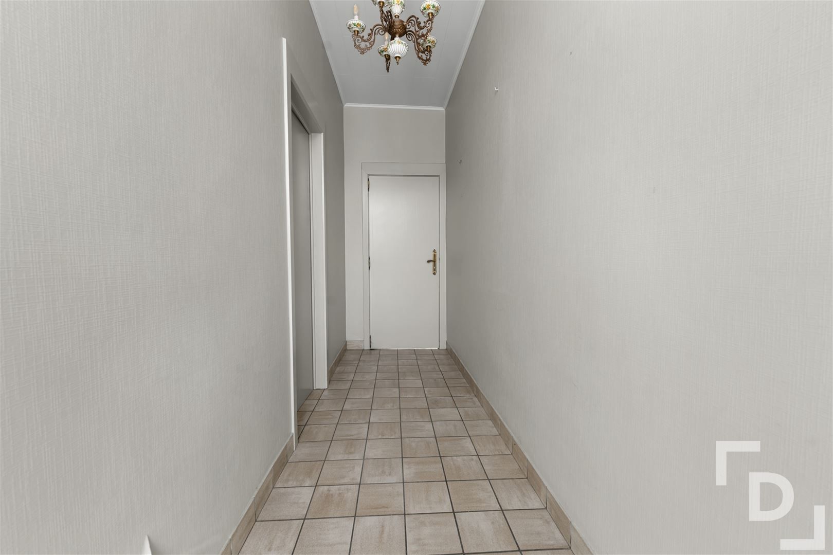 Ruime te renoveren woning te koop in Geluveld. foto 25