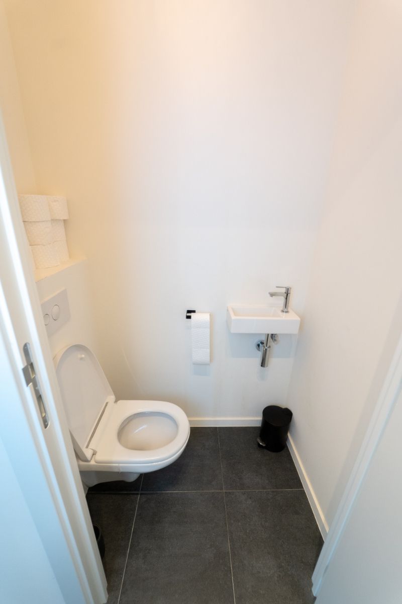 Nieuwbouw 2-slpk app met zicht op het water nabij Oude dokken foto 26