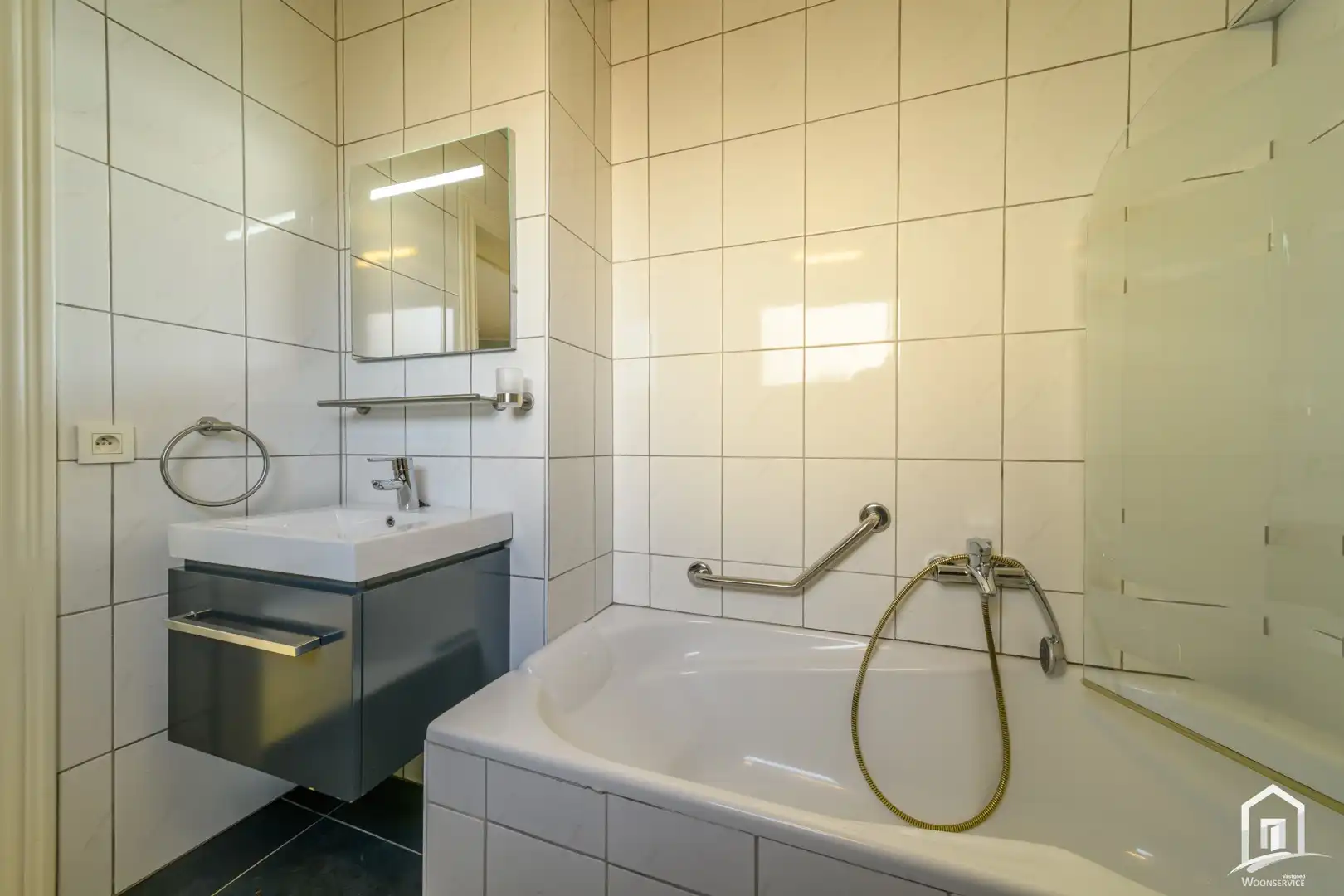Multifunctionele woning met ruime garage foto 15