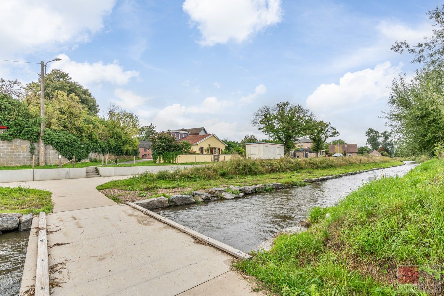 Gedeeltelijk gerenoveerde woning dat kan dienst doen als kangoeroe-woning. foto 27