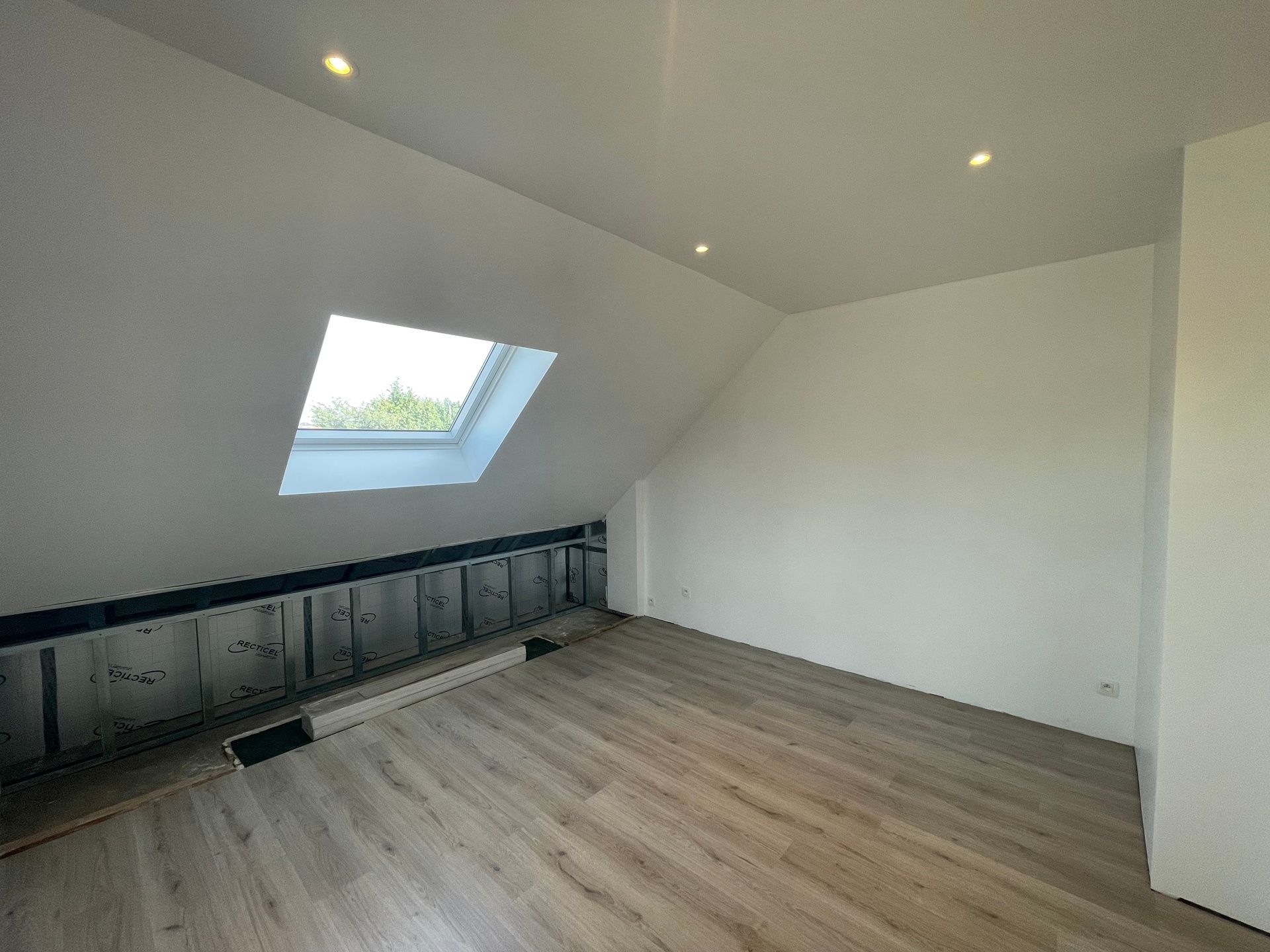Charmante, gedeeltelijk gerenoveerde woning foto 12