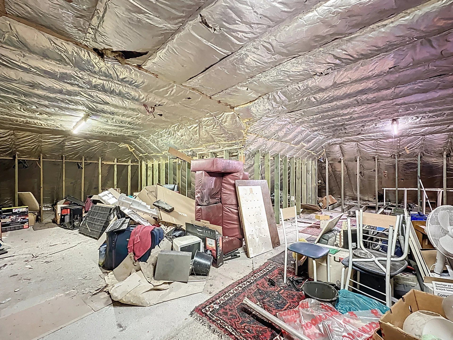 Laagbouwwoning met grote zolder en 3 slaapkamers op een ruim perceel. foto 14