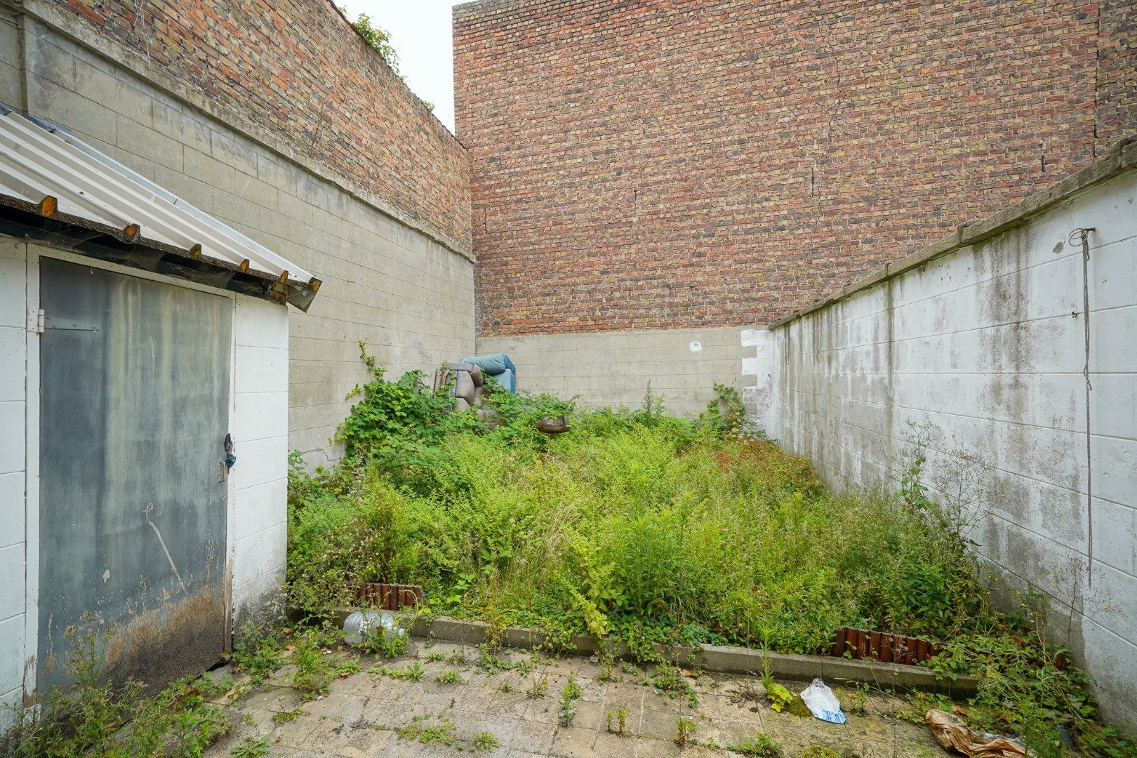Te renoveren opbrengsteigendom met 4 vergunde appartementen in centrum Oostende foto 4