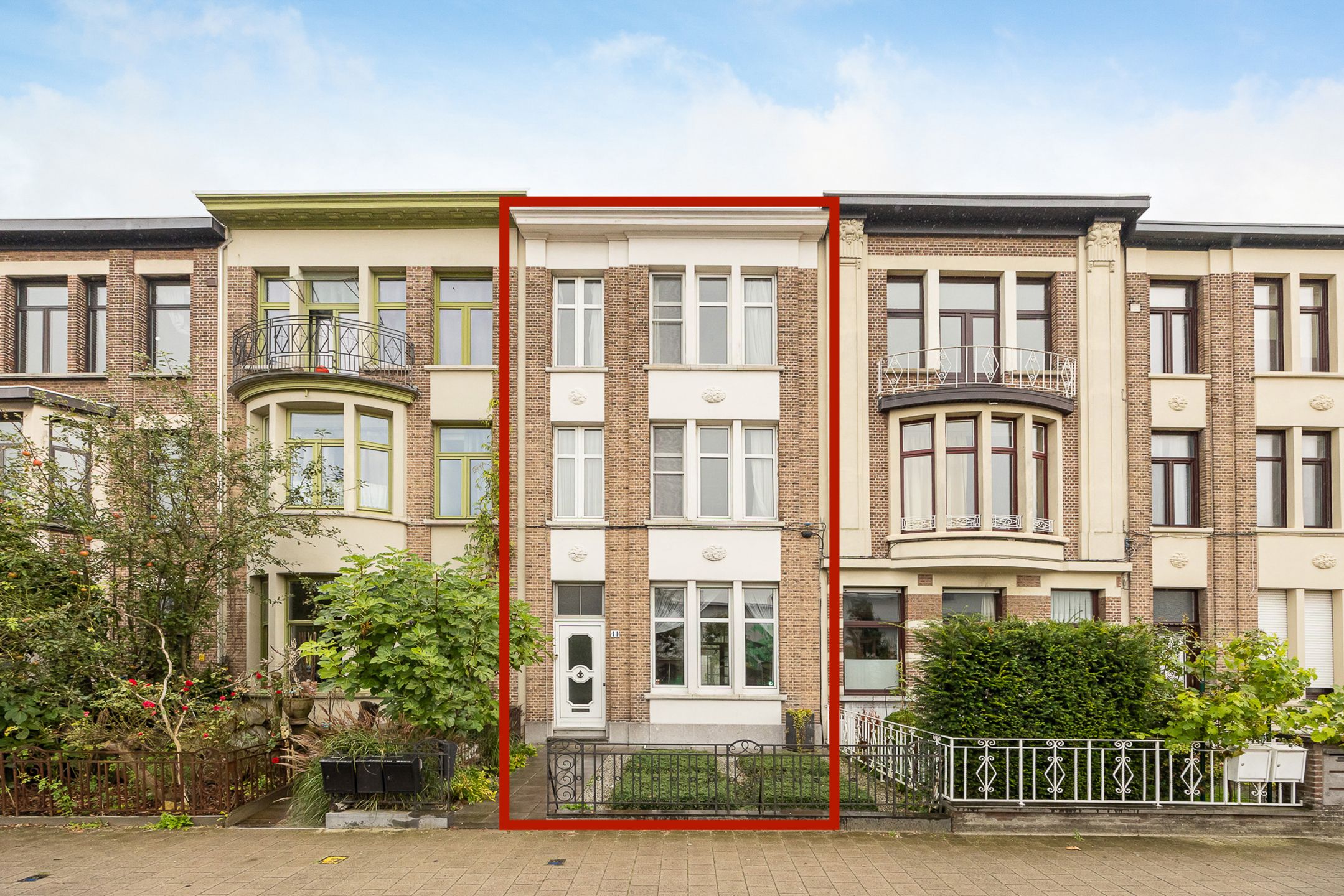 Ruime herenwoning met 4 slaapkamers en stadskoer  foto 1