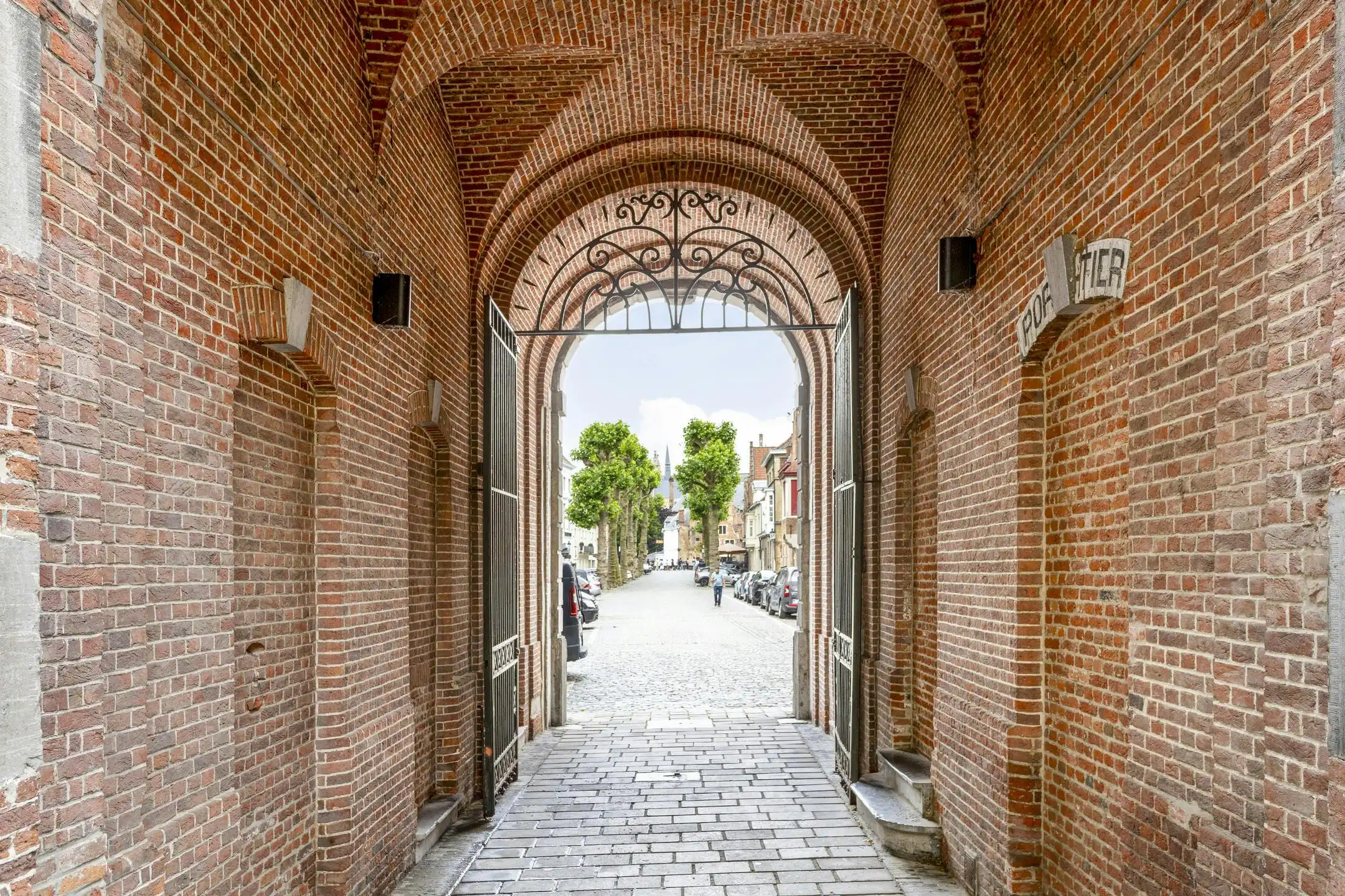 Ruim, lichtrijk appartement met twee slaapkamers te koop in Brugge foto 12