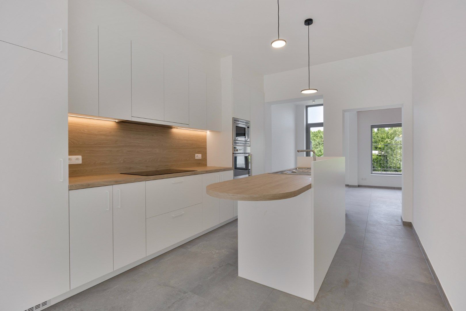 Totaal gerenoveerde en zeer goed gelegen woning op wandelafstand station met 3 ruime slaapkamers en bureauruimte - EPC A (81) kWh/m²  foto 7
