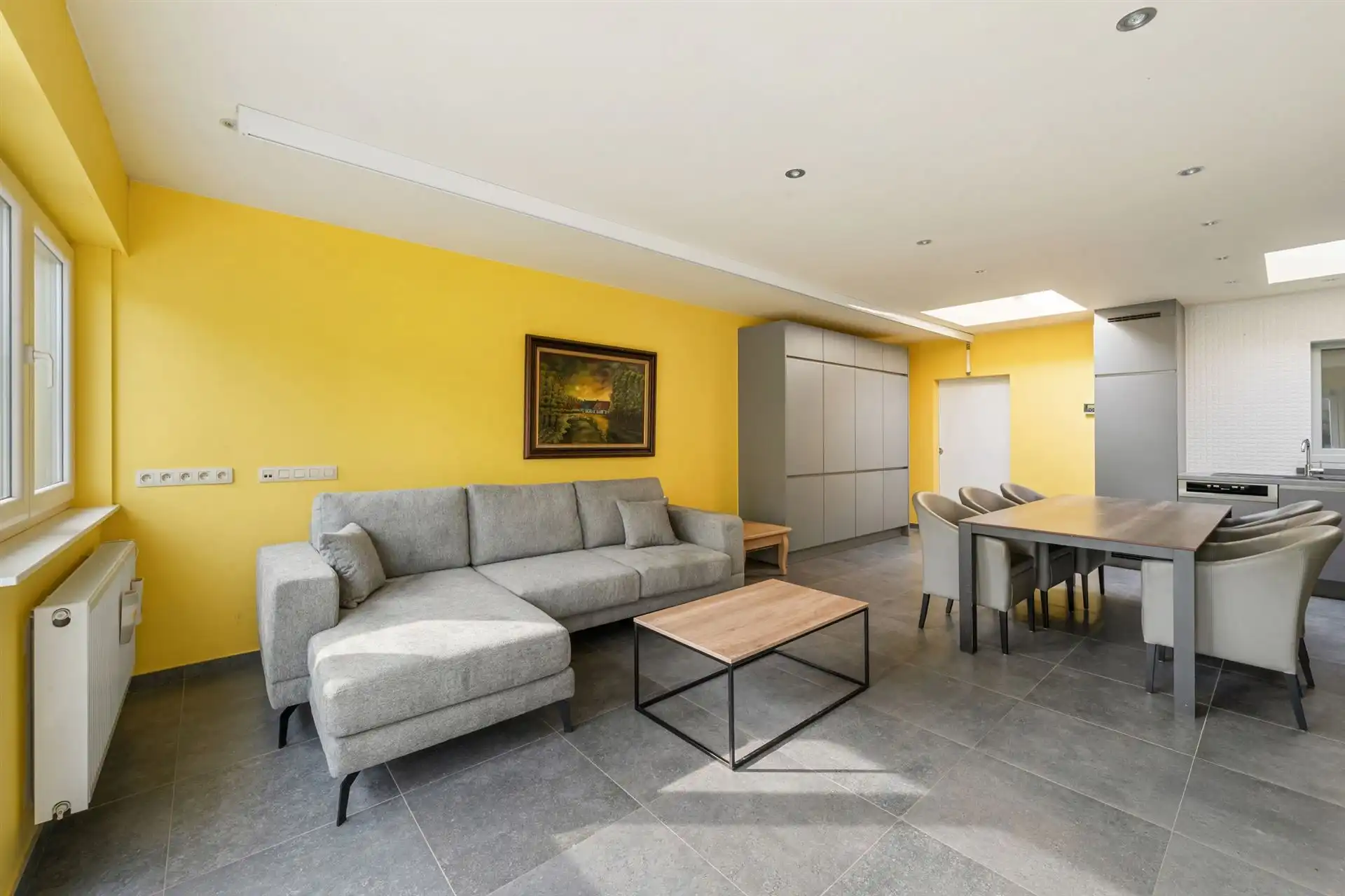 Ruime instapklare woning met 4 slpk, garage en tuin in Heule foto 4