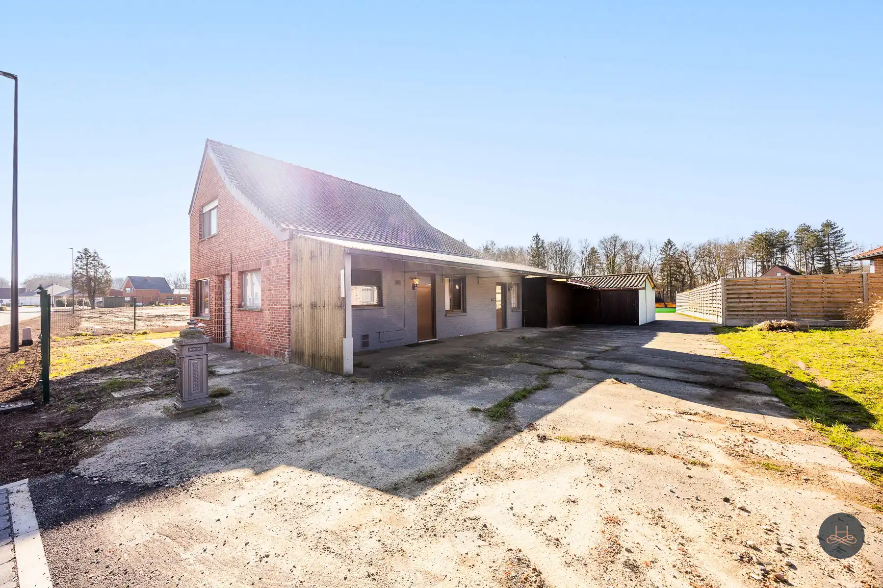 Openstaande te renoveren woning op 1685m² te Begijnendijk foto 2