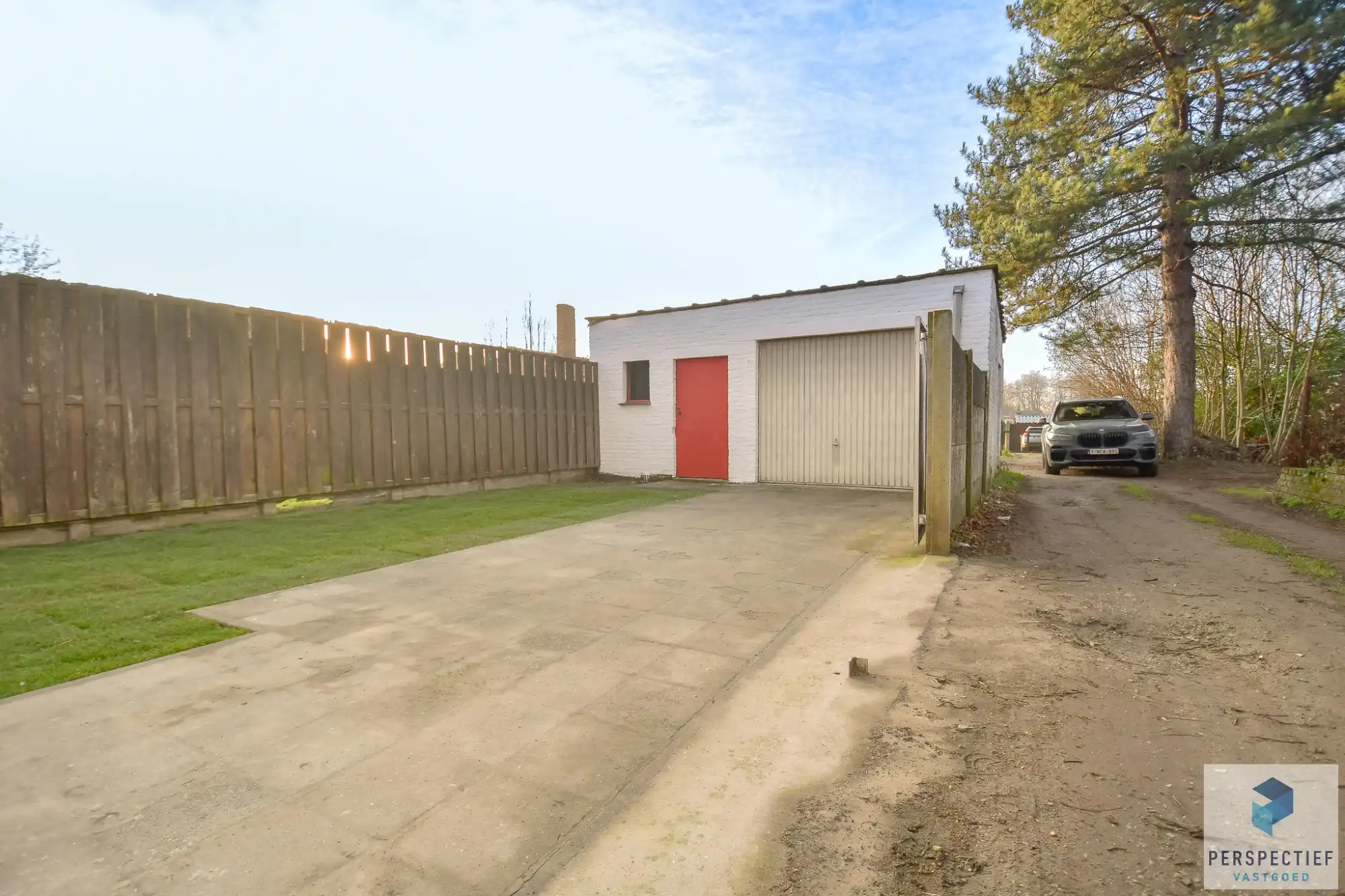 GERENOVEERDE woning met 3 slaapkamers en ZONGERICHTE tuin met uitweg en GARAGE foto 20