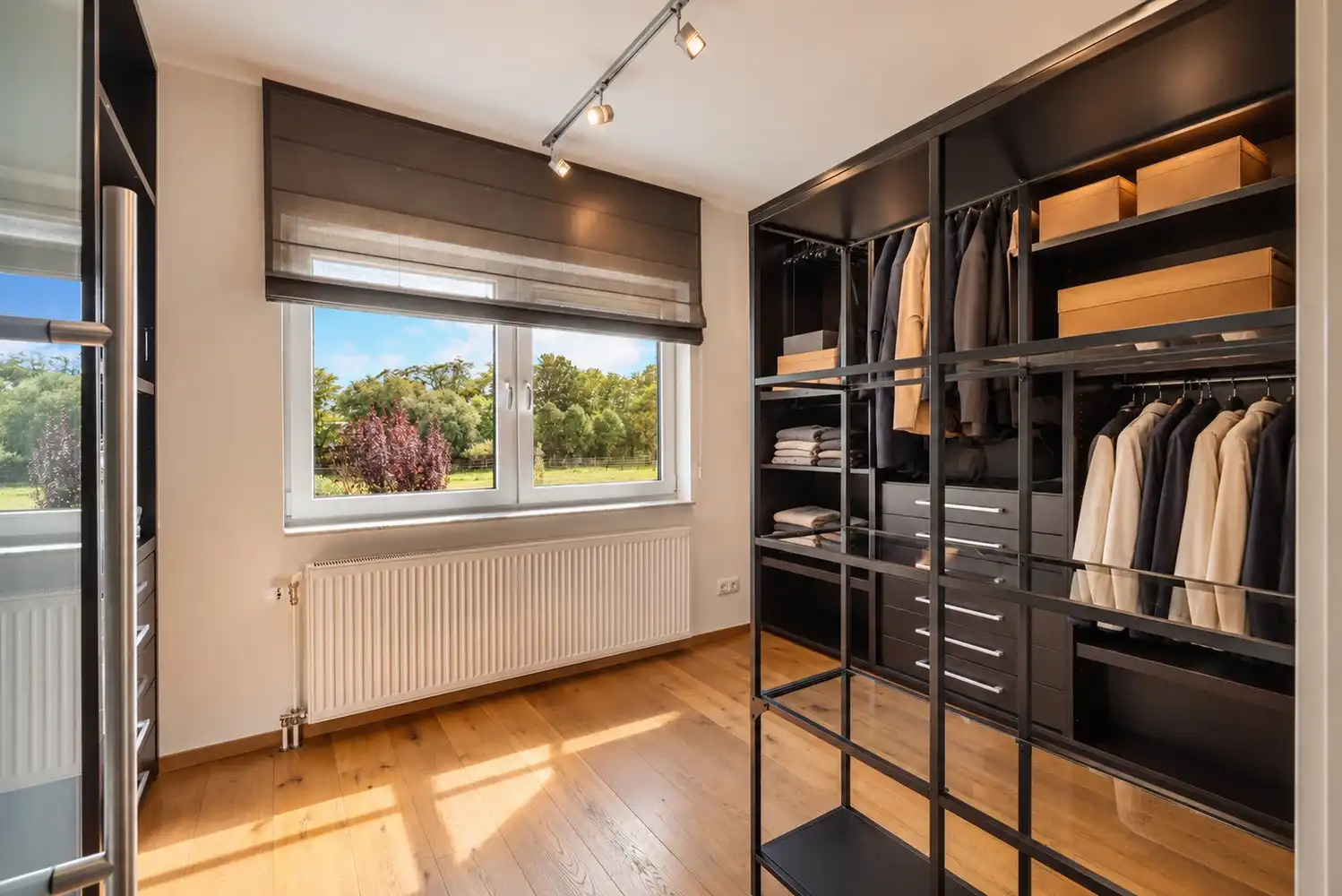Royale villa van 461 m² met luxe afwerking gelegen in een rustige en geliefde woonomgeving te Neerharen foto 26