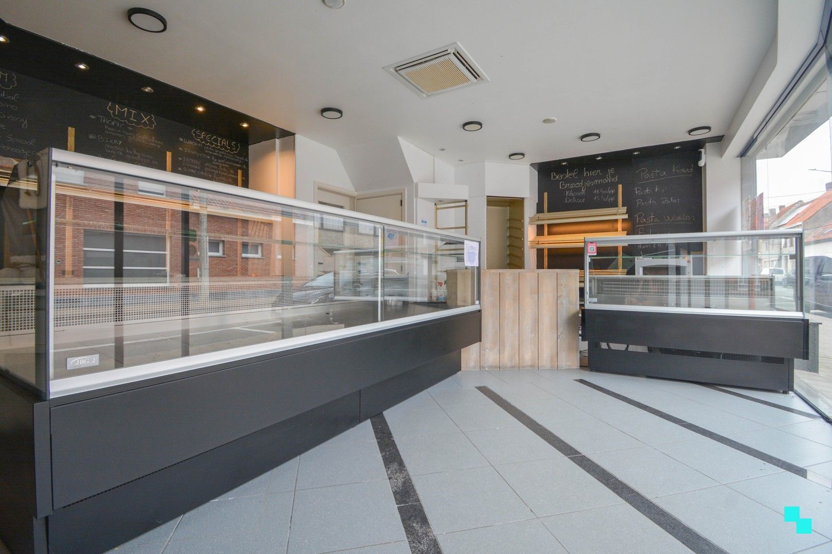 Handelspand met woonst, winkel en atelier te Moorslede foto 2