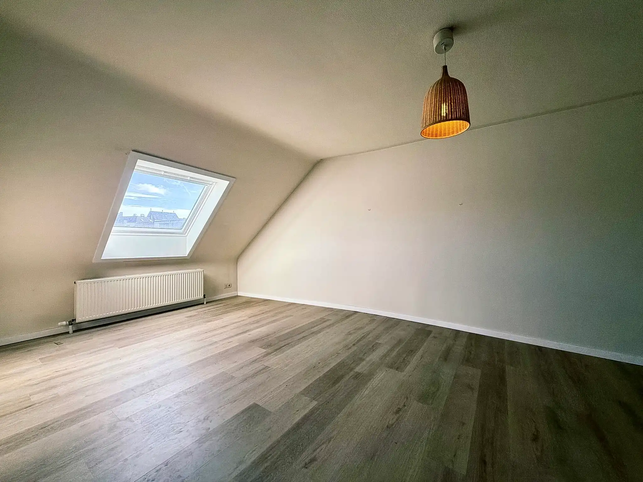 Centraal gelegen 1-slpk appartement te huur in Wetteren foto 12