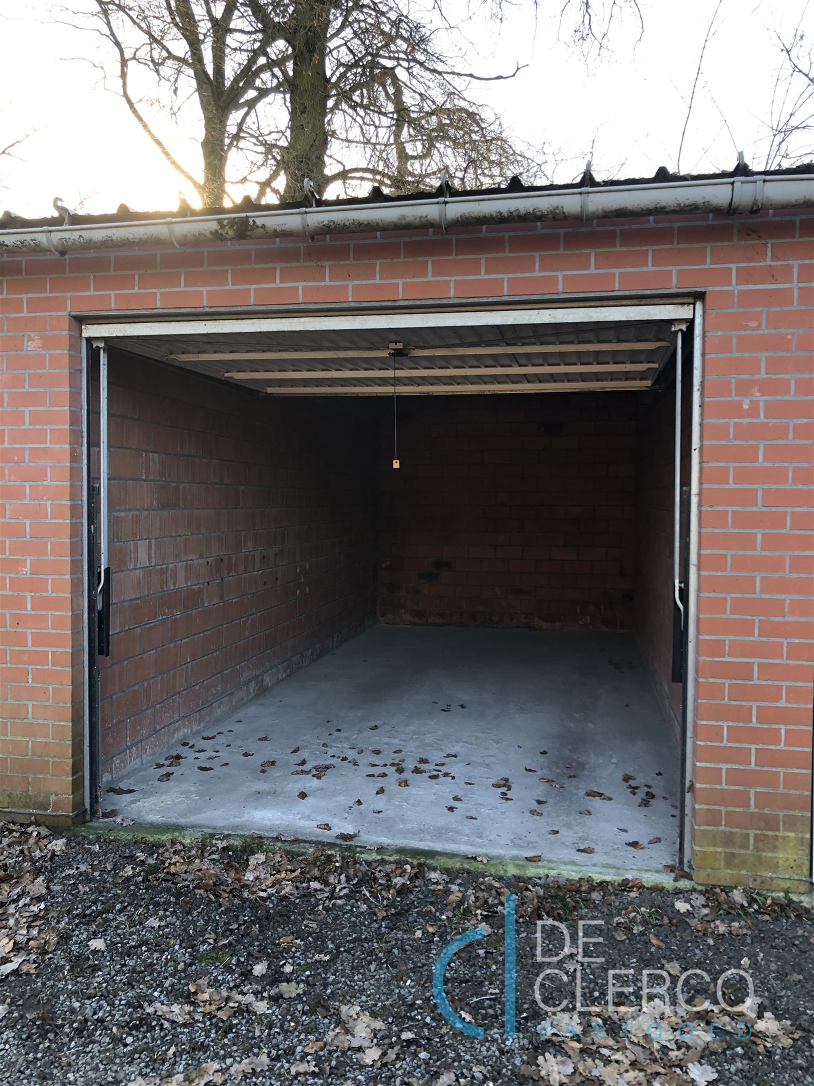 Bovengrondse garage TE HUUR te Oostakker foto 2