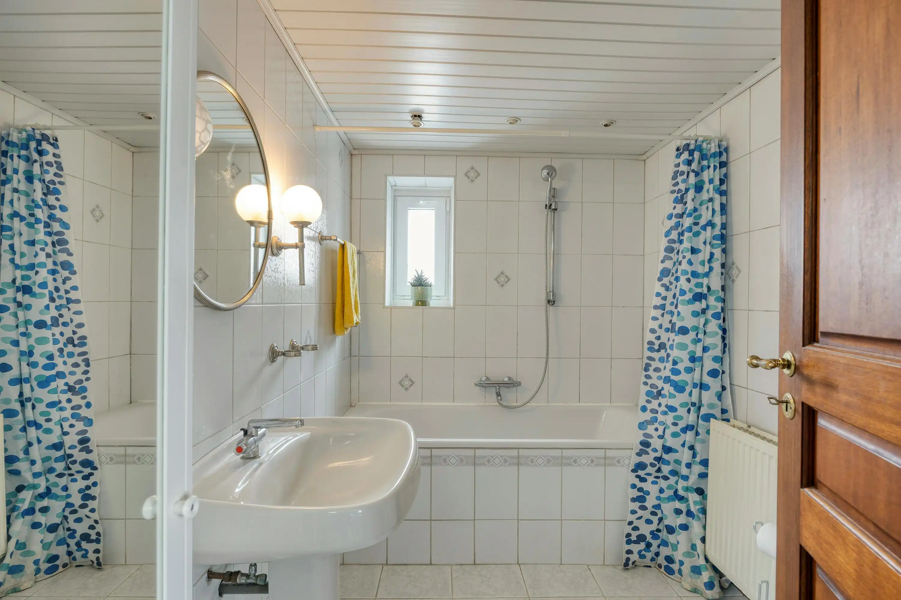 Instapklaar huis met grote tuin te koop in Zandvliet! foto 18