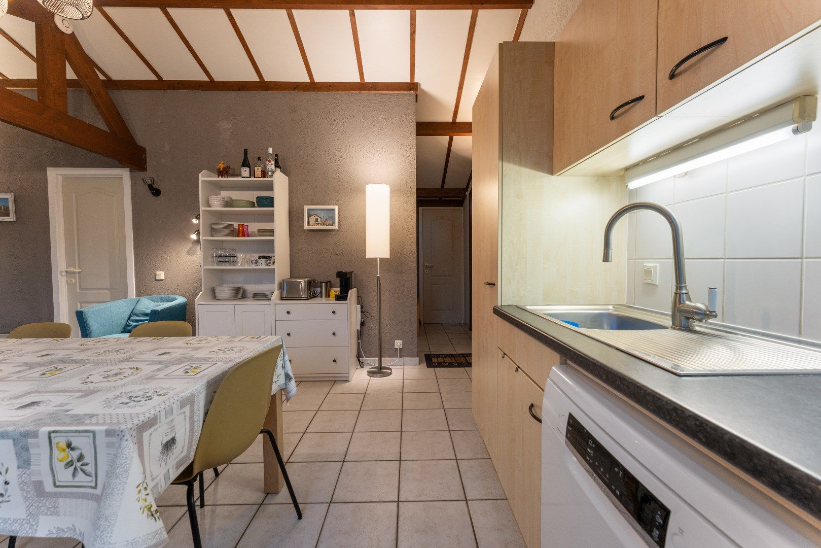 Zonnige vakantiewoning vlakbij zee foto 5