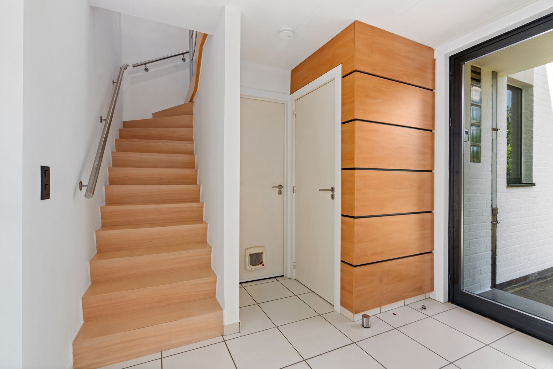 Instapklare halfopen bebouwing met drie slaapkamers! foto 5