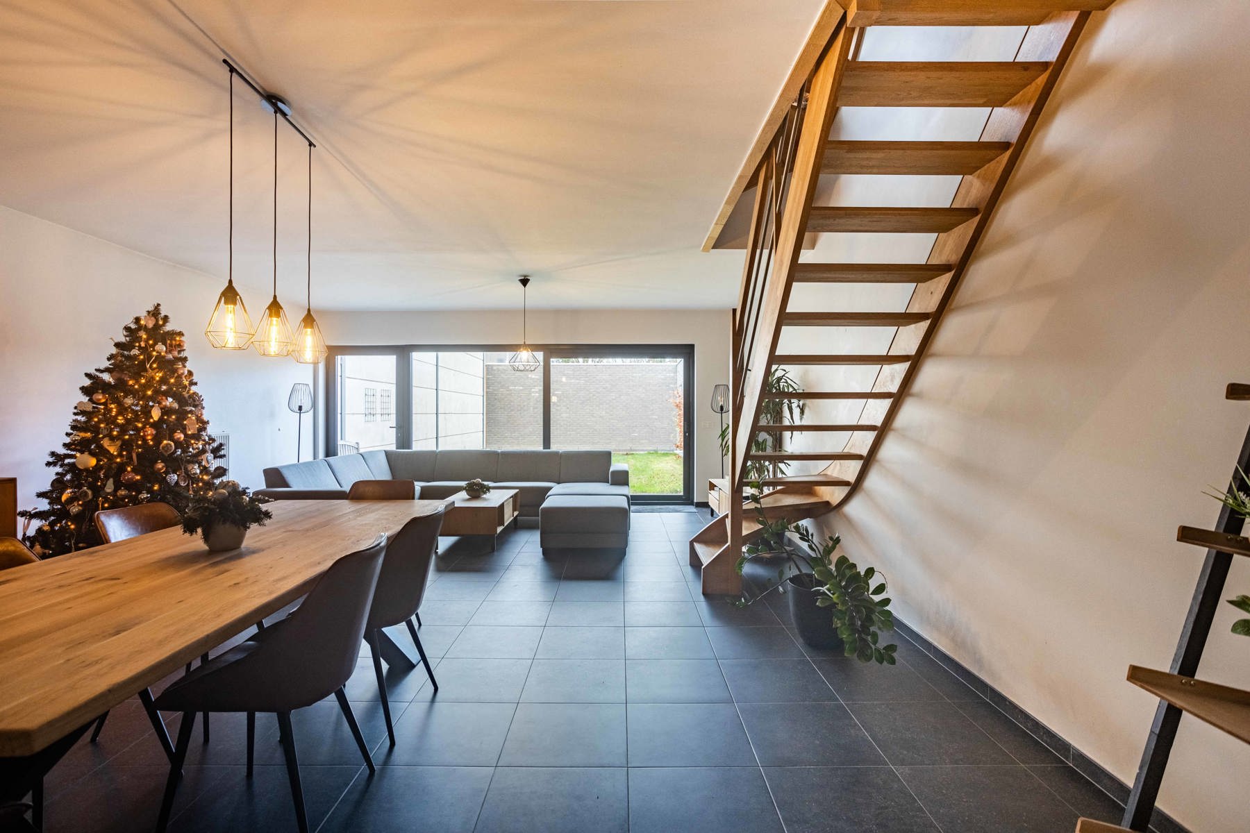 Te koop - moderne energiezuinige woning met 4 slaapkamers foto 3