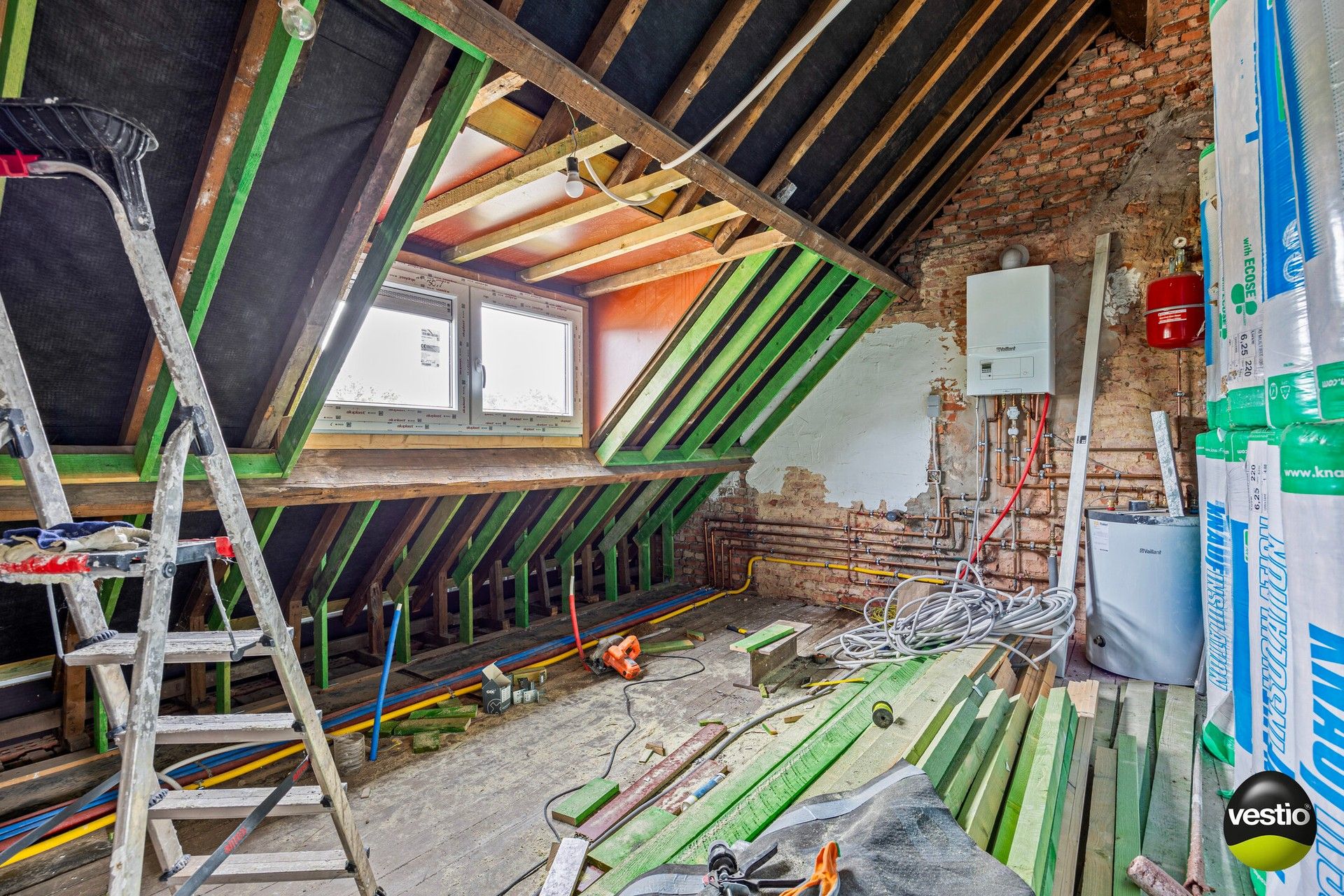 Ruime gezinswoning met 4 slaapkamers net buiten het centrum van Genk foto 6