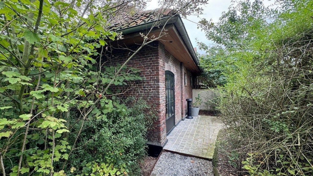 Trendy kantoor te huur vlakbij E40 in Drongen foto 23
