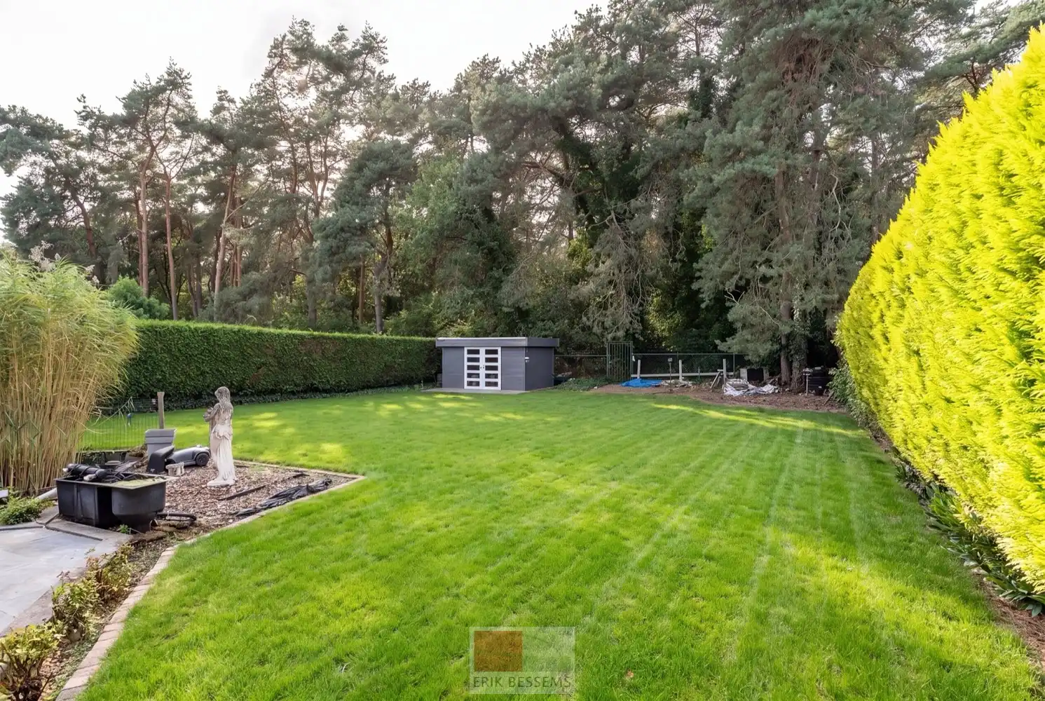 Vrijstaande woning gelegen op een royaal perceel van maar liefst 990 m² en beschikt over een bewoonbare oppervlakte van circa 221 m² foto 41