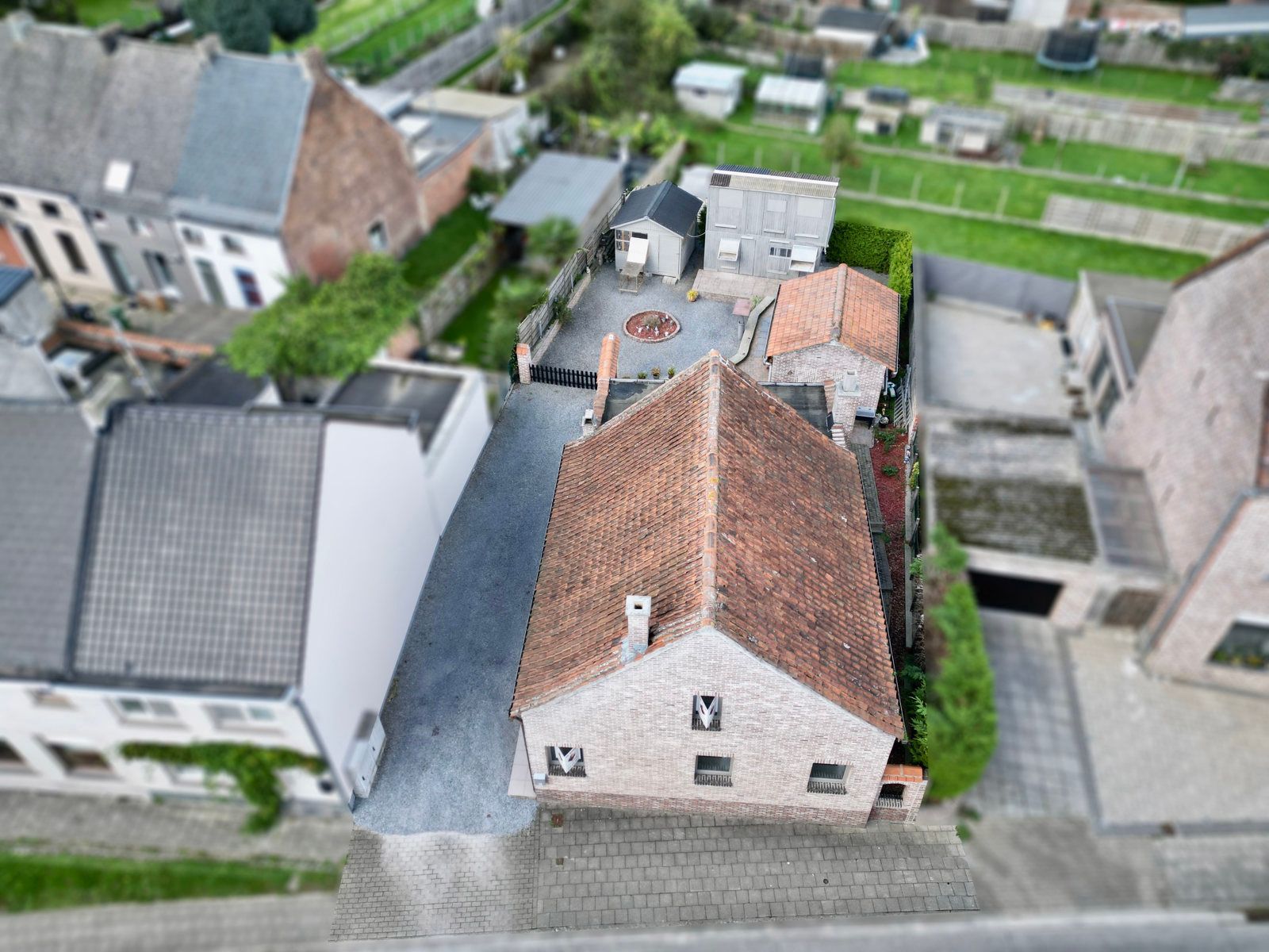 Hoofdfoto van de publicatie: Charmante open bebouwing op rustige locatie, 3 SLPK én tuin!