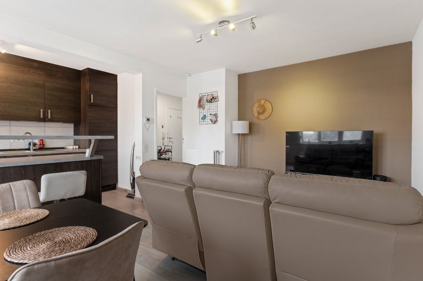 Centraal gelegen, instapklaar appt. met 1 slpk. foto 5