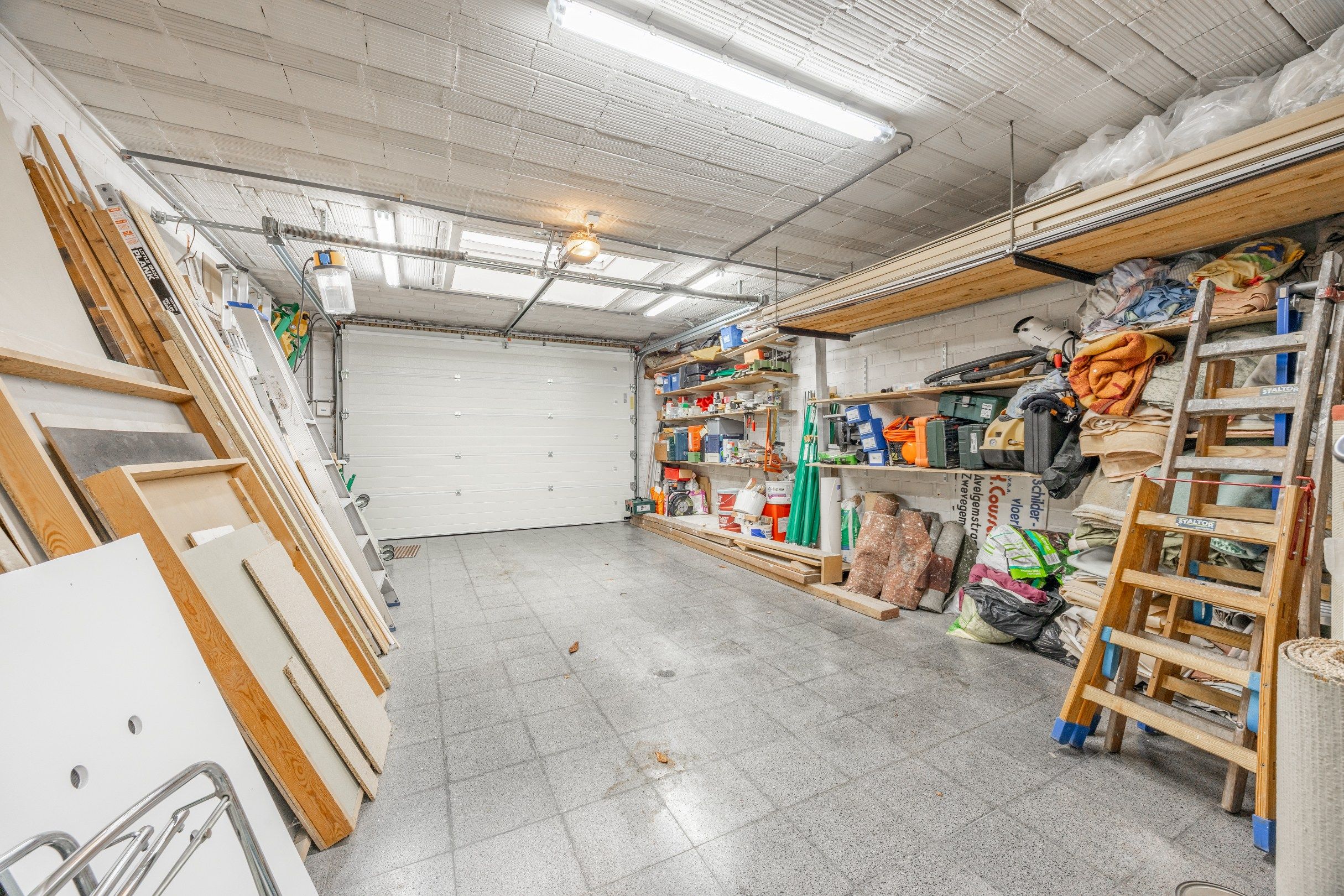 UNIEKE EIGENDOM MET ATELIER OP 960 M² foto 29