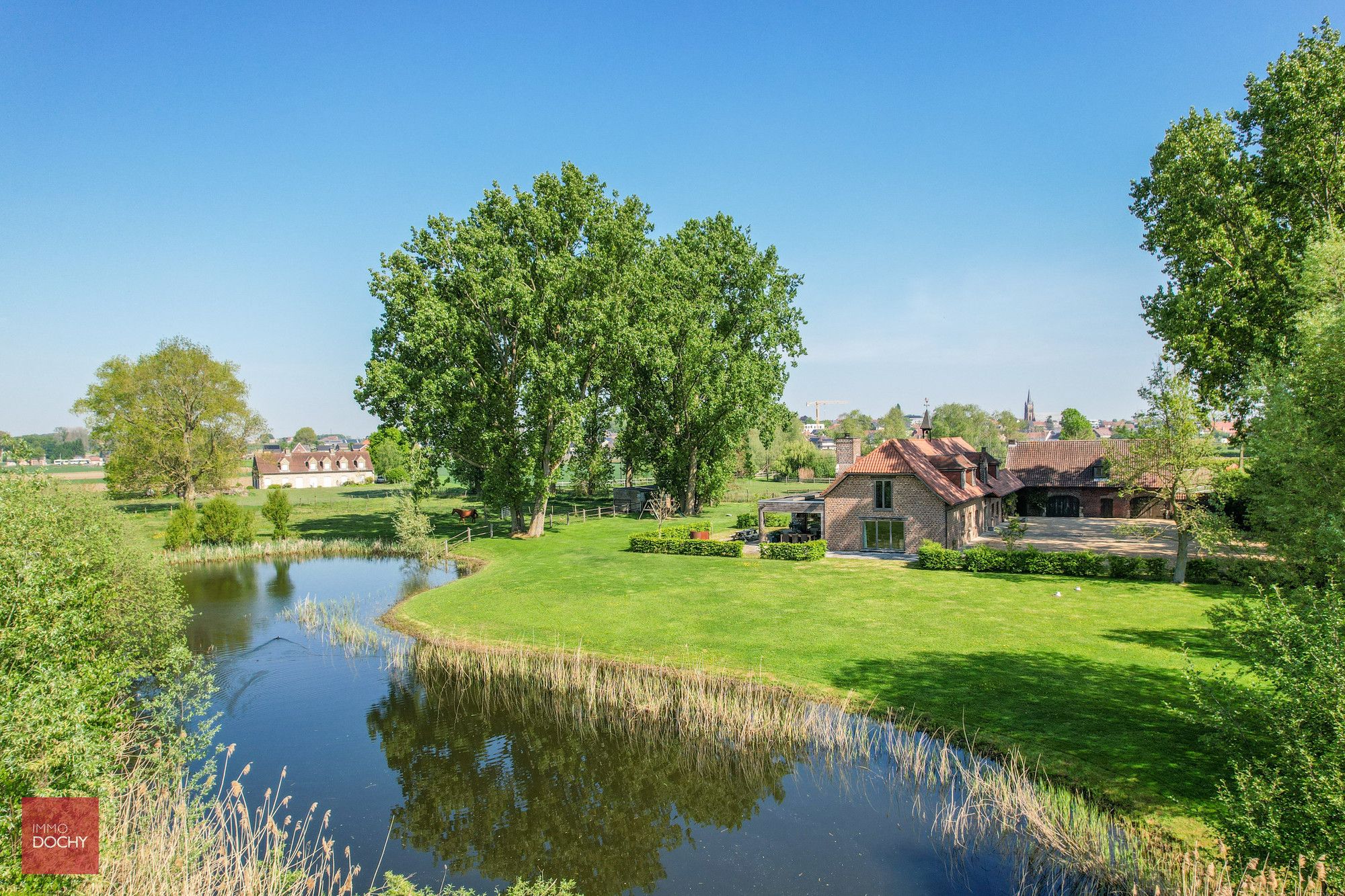 Recent vernieuwd landhuis op ca. 1,5ha foto 4