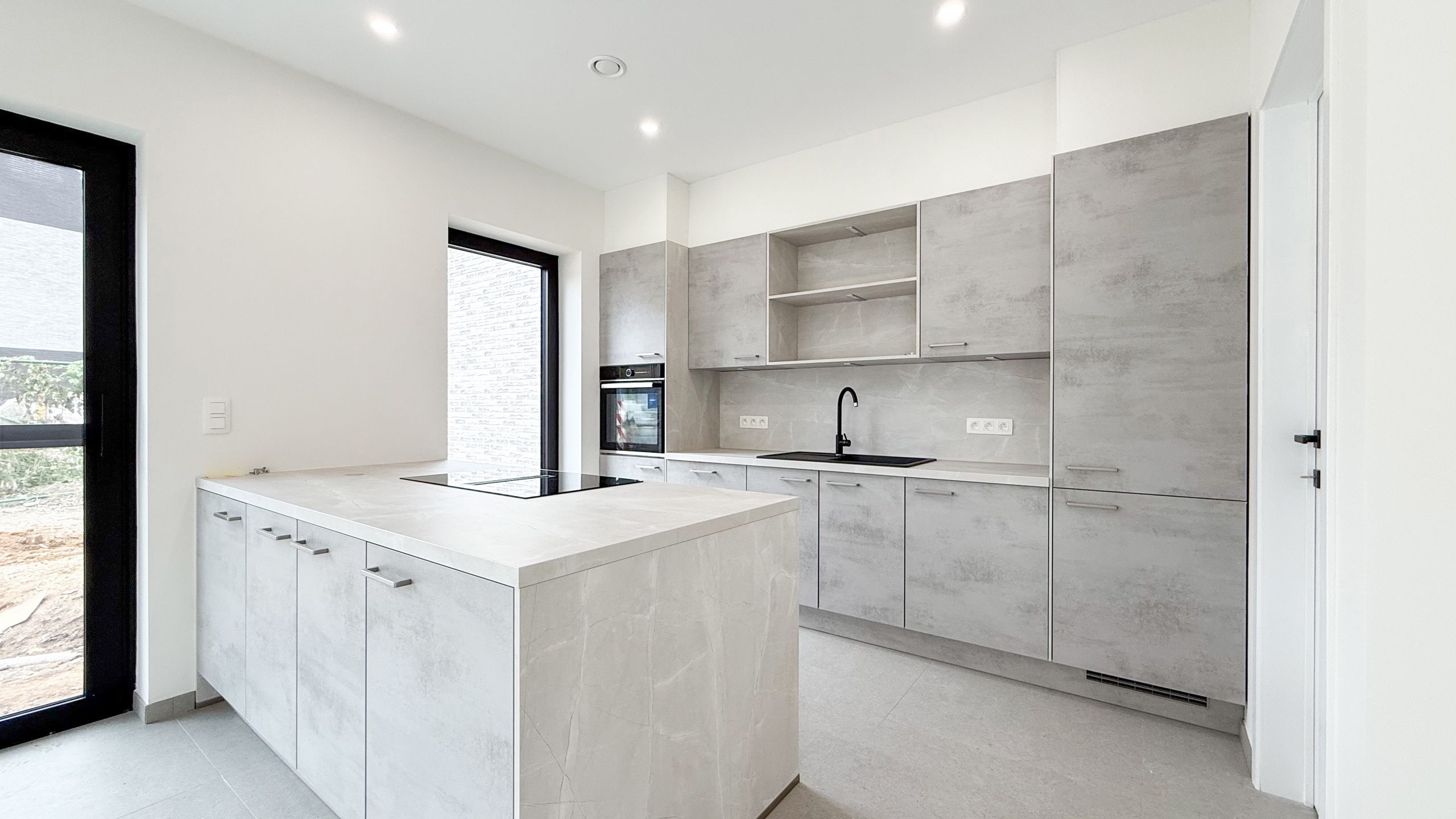 Nieuwbouwappartement met 3 slaapkamers en tuin! foto 5
