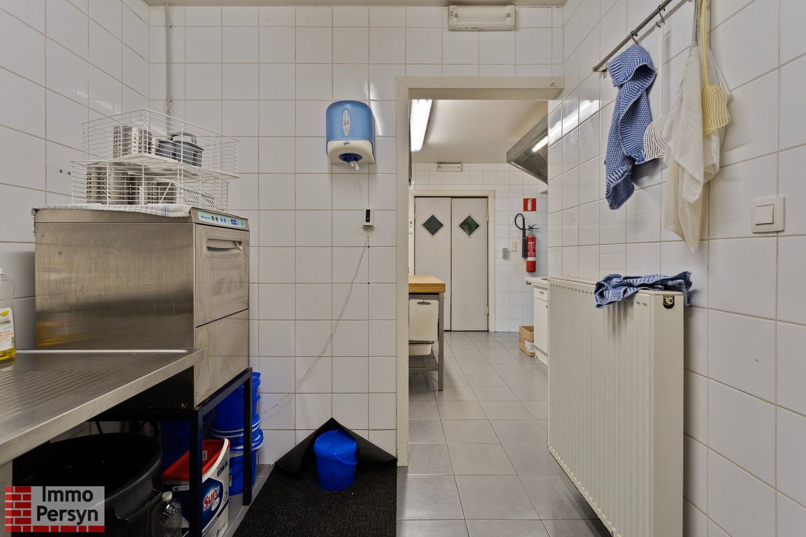 Opbrengsteigendom met horecazaak, appartement en ruime loods op toplocatie in Westmeerbeek foto 12