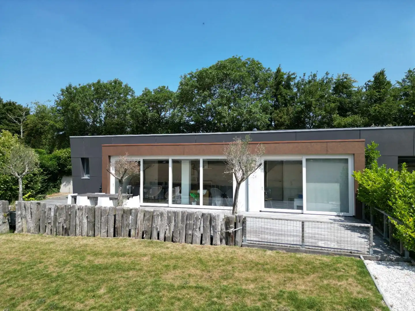 Exclusieve dijkwoning met eigen guesthouse foto 15