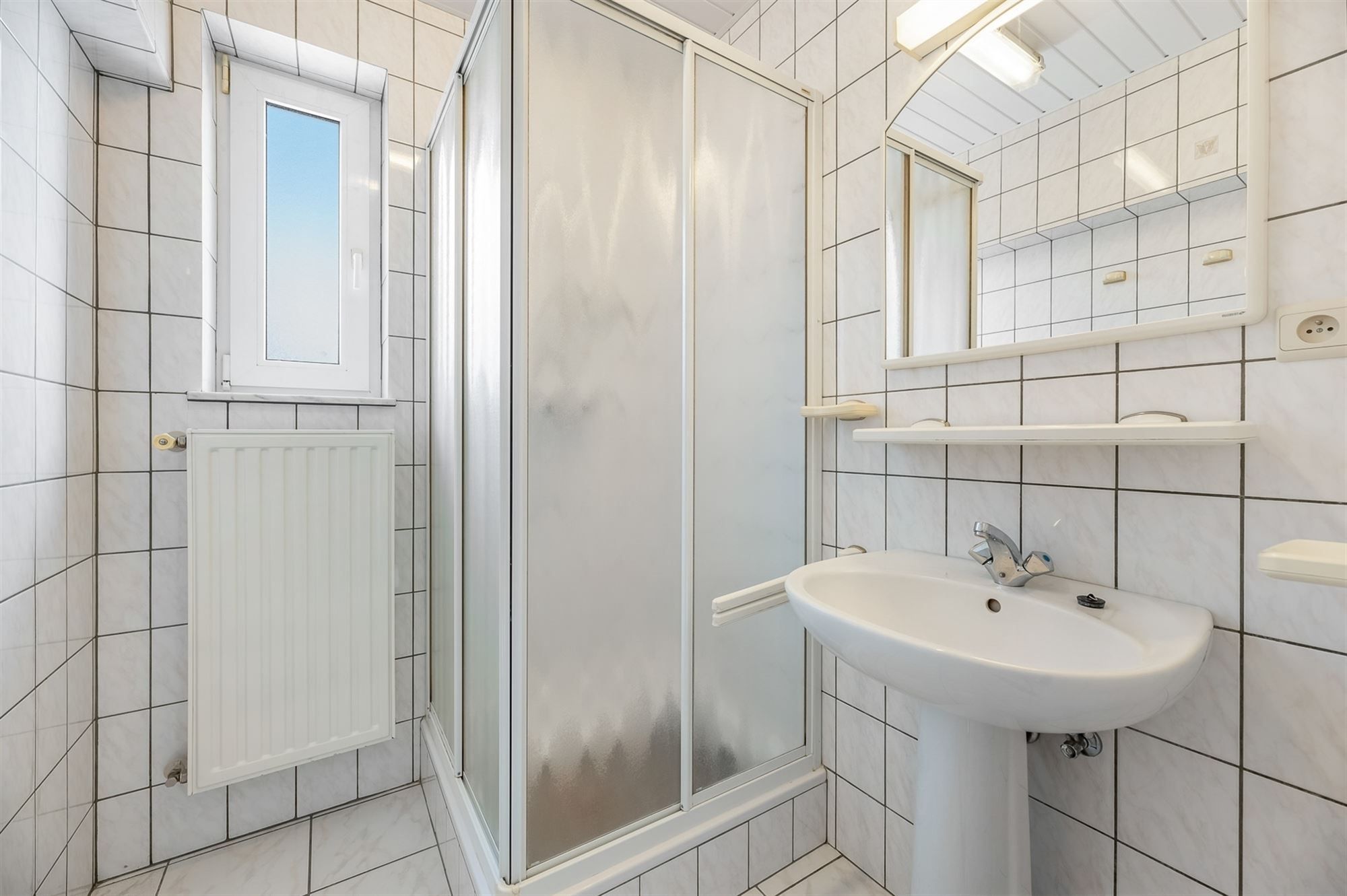 RUIM APPARTEMENT (92M²) MET 2 SLAAPKAMERS EN BIJHORENDE GARAGE IN DE NABIJHEID VAN LEOPOLDSBURG CENTRUM foto 8