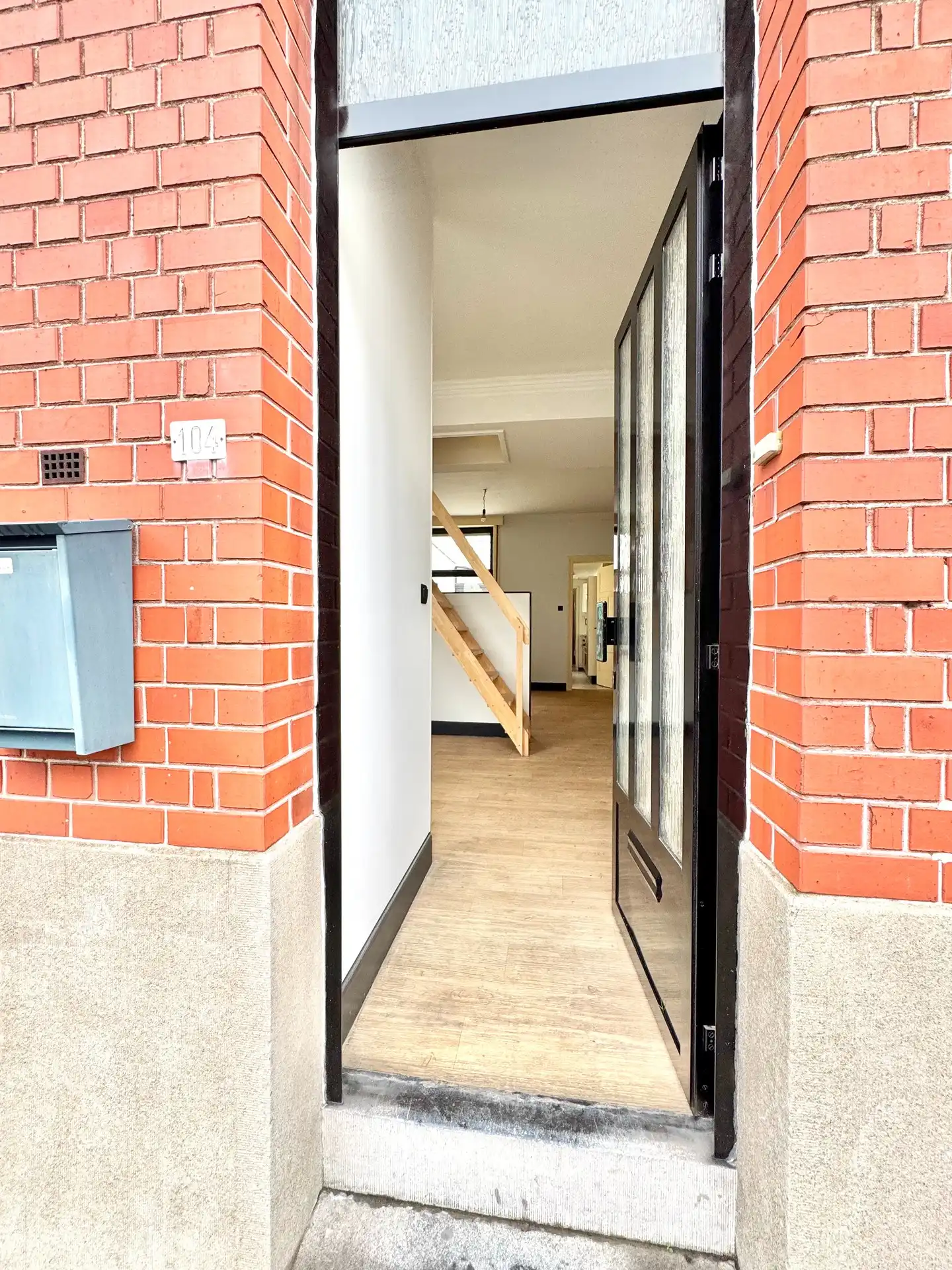 INSTAPKLARE WONING MET TUIN - 158 M² foto 2