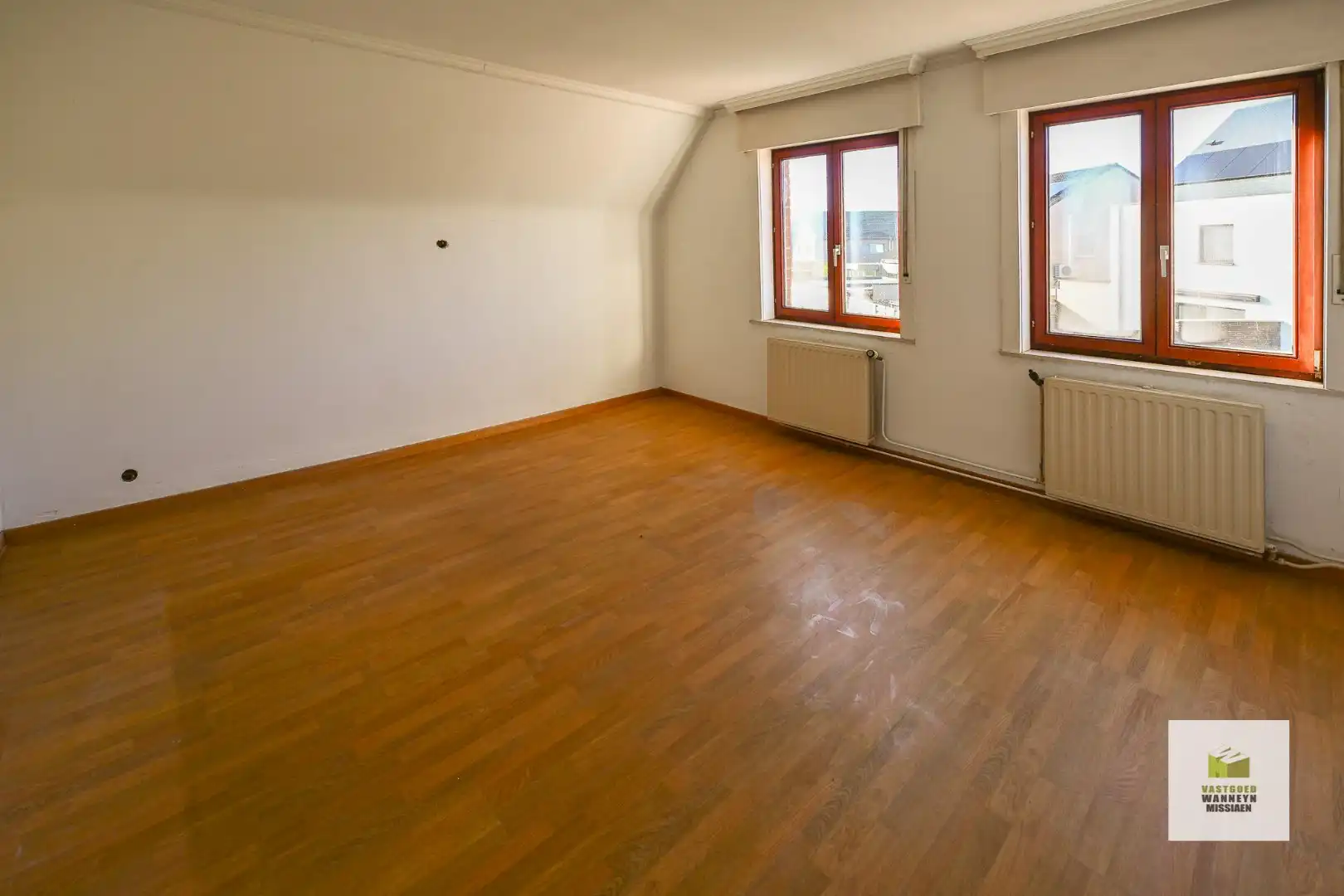 Karaktervolle woning met 3 slpks, 2 garages én zicht over het water  foto 13