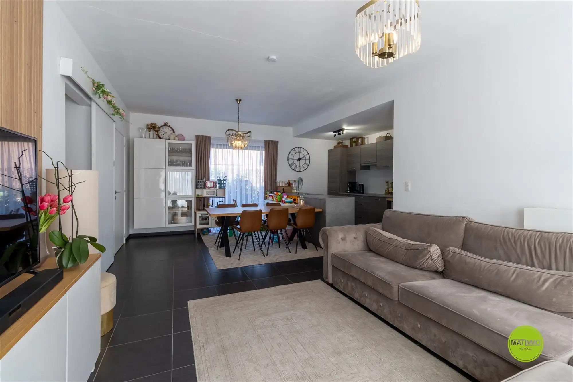 Modern wonen met zonnige tuin en private parkeerplaats foto 6