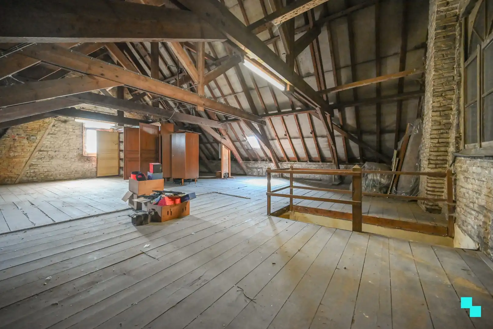 Karaktervolle voormalige pastorie met vier slaapkamers gelegen op een perceel van 1.605 m² foto 27