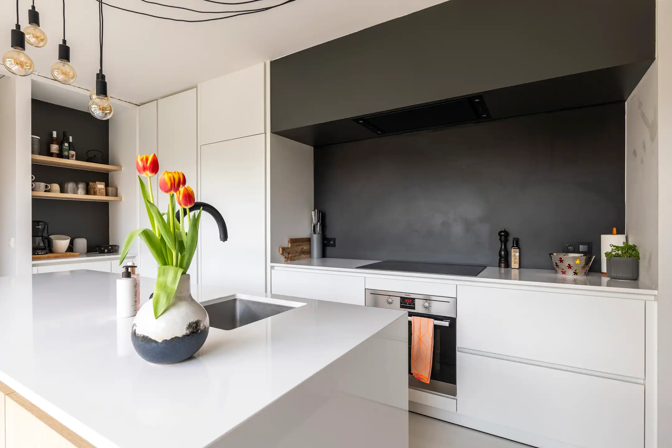 Instapklare, rustig gelegen woning met zwembad op 712m² foto 10