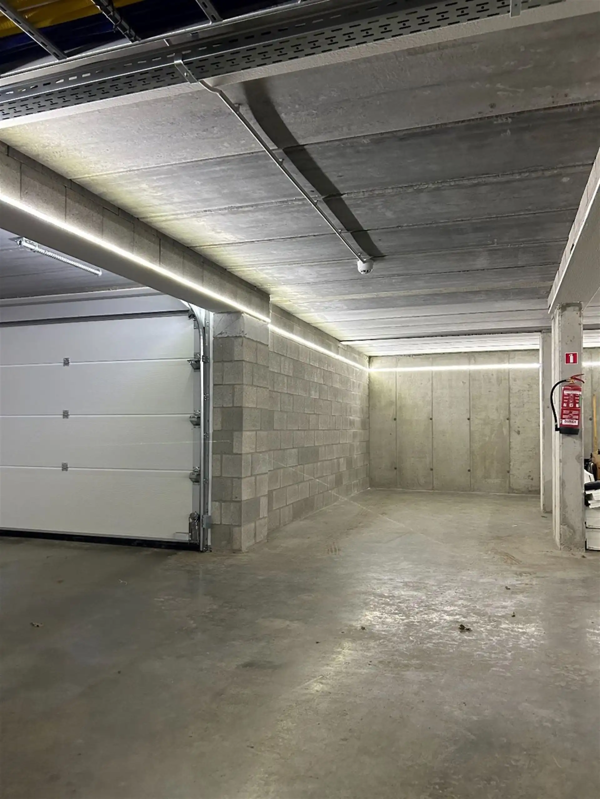 Instapklaar duplexappartement met 1 slpk en autostaanplaats! foto 14