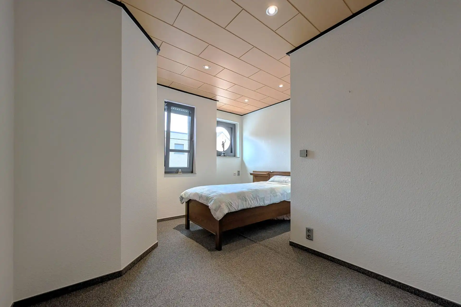 Grotestraat 332/2 – genieten van comfort, sauna, ruime inpandige garage, prachtig aangelegde tuin en een uniek uitzicht over de Maas! foto 17