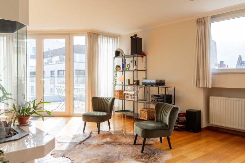 Exclusieve duplex met 2 slaapkamers in hartje van Roeselare. foto 3